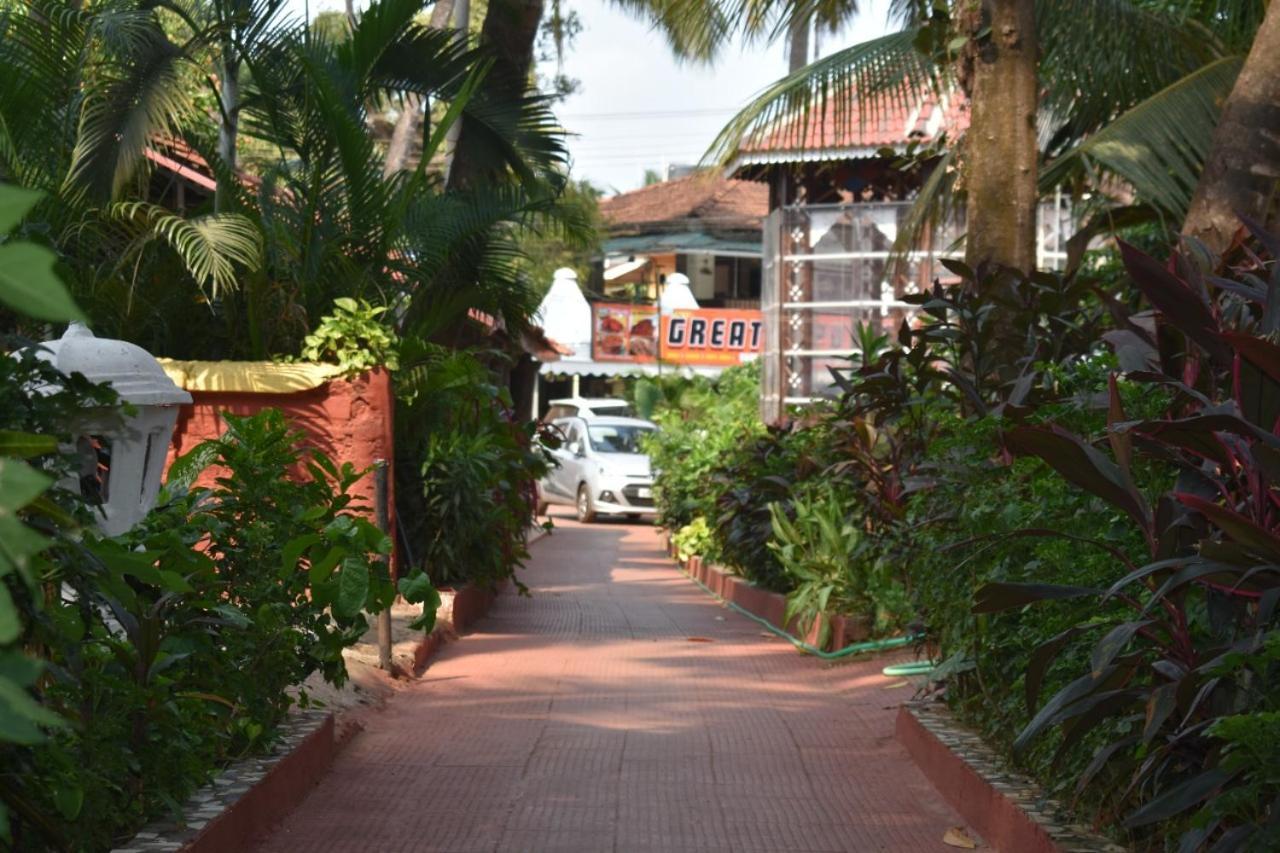Villa Fatima Beach Resort Baga Exterior photo