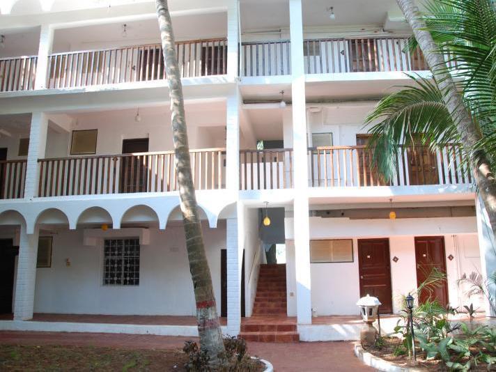 Villa Fatima Beach Resort Baga Exterior photo
